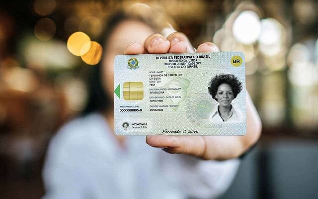 A nova Carteira de Identidade Nacional (CIN) irá conter todas as informações do cidadão o que promete facilitar, e muito, a vida dos cidadãos brasileiros (Foto Reprodução/Internet) 